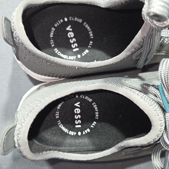 Vessi Women's Weekend 1.5 Sneaker Concrete Gray Lightly Worn Waterproof - Picture 5 of 11